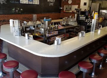 iowa/newton/landmark/dan-s-sandwich-shop