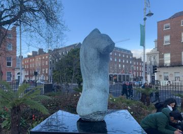 ireland/dublin/landmark/the-oscar-wilde-monument