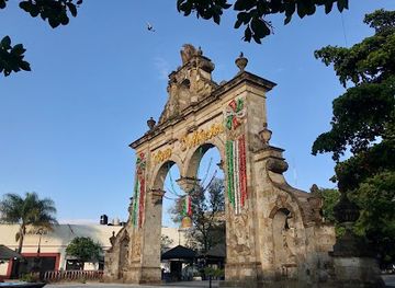 mexico/guadalajara/zapopan-centro/landmark/monumento-arcos-de-zapopan