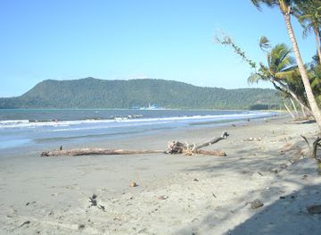 indonesia/papua/landmark/holtekamp-beach