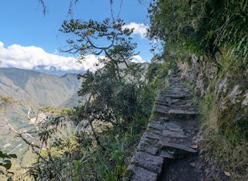 peru/inca-trail/landmark/puente-inka