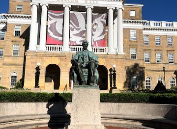 wisconsin/madison/landmark/bascom-hall