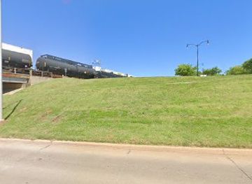oklahoma/edmond/landmark/edmond-station-indian-territory-monument