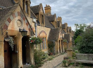 united-kingdom/the-cotswolds/landmark/cotswold-walks-hikes-and-bikes