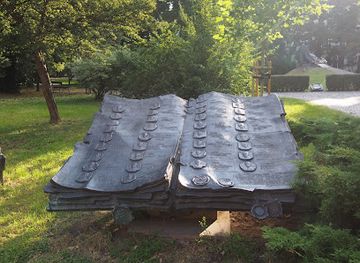 poland/krakow/landmark/book-commemorating-the-fowler-kings-reigning-in-1964-1999