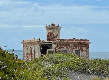 puerto-rico/vieques/landmark/puerto-ferro-lighthouse
