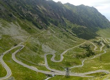 romania/transfagarasan-highway/landmark/capra-waterfall