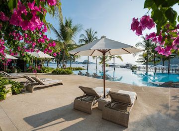 indonesia/east-nusa-tenggara/landmark/ayana-komodo-waecicu-beach