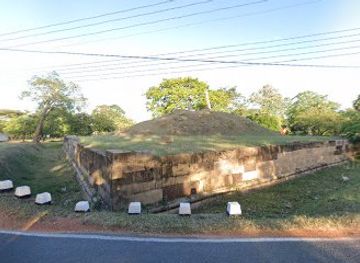 sri-lanka/anuradhapura-district/landmark/unidentified-structure