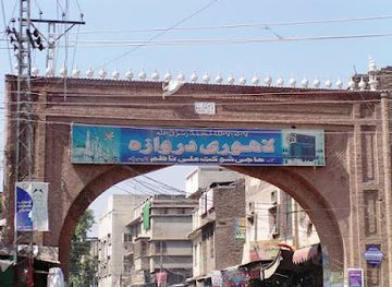 pakistan/peshawar/qissa-khwani-bazaar/landmark/lahori-gate-peshawar