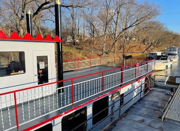west-virginia/parkersburg/landmark/island-belle-sternwheeler