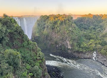zambia/victoria-falls-area/landmark/royal-livingstone-express-by-bushtracks
