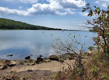 connecticut/eastern-connecticut/landmark/bluff-point-state-park