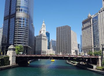 illinois/chicago/river-north/landmark/riverwalk