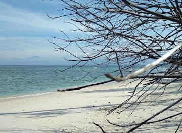 indonesia/west-sumatra/landmark/pulau-sibuntar