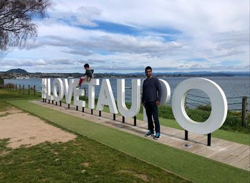 new-zealand/taupo/landmark/love-taupo