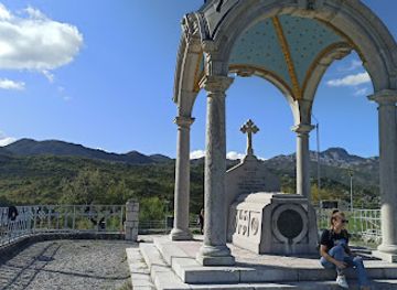 montenegro/moraca/landmark/eagle-stone