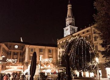 italy/bologna/landmark/piazza-giuseppe-mazzini