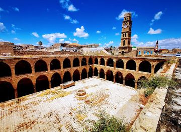 israel/acre/landmark/khan-of-the-pillars