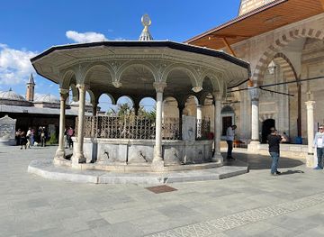 turkiye/konya/landmark/tomb-of-mevlana-rumi