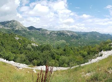 montenegro/lakes-of-plav/landmark/lipa-cave