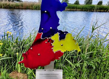 netherlands/south-holland/landmark/drie-provincienpunt-noord-holland-zuid-holland-utrecht