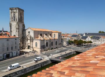 france/la-rochelle/landmark/hotel-de-la-tour-de-nesle