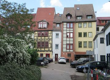 germany/thuringia/landmark/das-schmalste-haus-erfurts