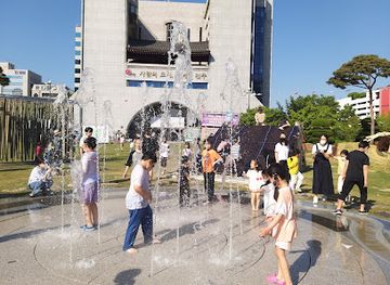 south-korea/jeonju/landmark/Nohsong-Gwangjang