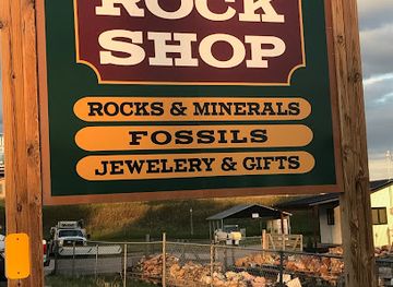 south-dakota/custer/landmark/dave-s-rock-shop