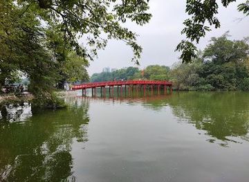 vietnam/hanoi/landmark/welcoming-morning-sunlight-bridge