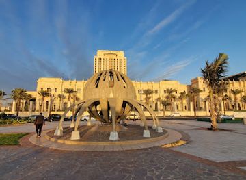 saudi-arabia/jeddah/al-hamra/landmark/jeddah-in-front-of-the-fountain