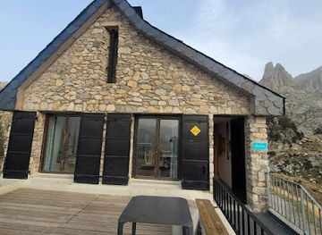 spain/aiguestortes-i-estany-de-sant-maurici-national-park/landmark/refugi-amitges