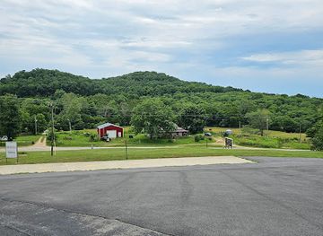 arkansas/ozark-mountains/landmark/cosmic-cavern