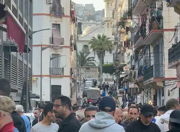الساعات الثلاث