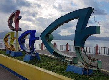 philippines/puerto-princesa/landmark/puerto-princesa-city-baywalk-park