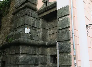 Part of the city wall between 13th and 16th centuries