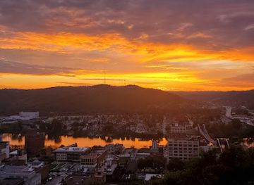 west-virginia/wheeling/landmark/cliff-house-west