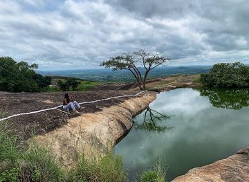 nigeria/igbo/landmark/iyake-natural-suspended-lake