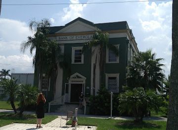 florida/everglades/landmark/bank-of-everglades-building