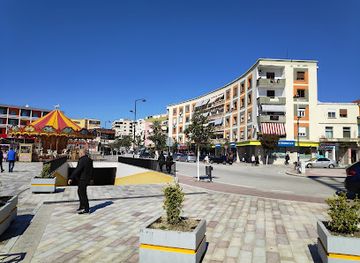 albania/fieri/landmark/fieri-city