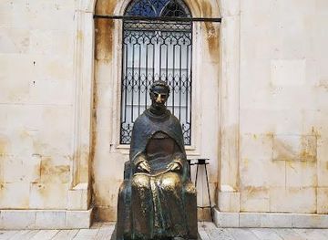 montenegro/herceg-novi/landmark/monument-of-marin-drzic