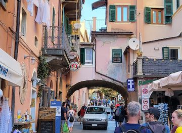 italy/cinque-terre/landmark/fabbrica-d-arte-monterosso