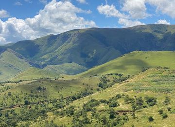 eswatini/hhohho/landmark/hillview-waterfall-mountain