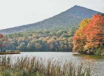 virginia/blue-ridge-parkway/landmark/peaks-of-otter-visitor-center