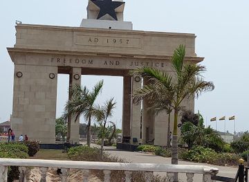 ghana/gwira/landmark/independence-arch