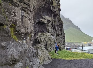 iceland/westman-islands/landmark/sprangan