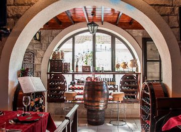 montenegro/herceg-novi/landmark/konoba-portun