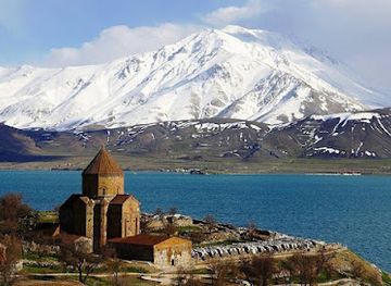 armenia/vayots-dzor/landmark/lake-sevan