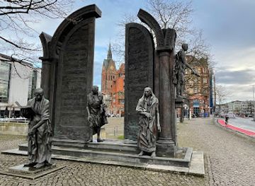germany/hannover/sudstadt/landmark/gottingen-seven-monument